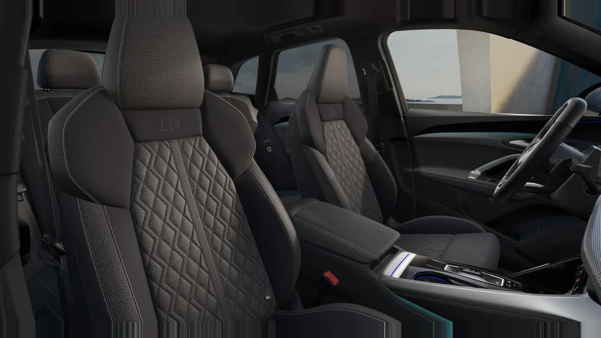 Audi Q5 SUV S line Edition TDI Quattro S Tronic en renting en Barcelona — vista 6