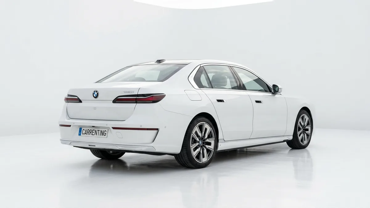 BMW Serie 7 740d xDrive en renting en Barcelona — Delantera