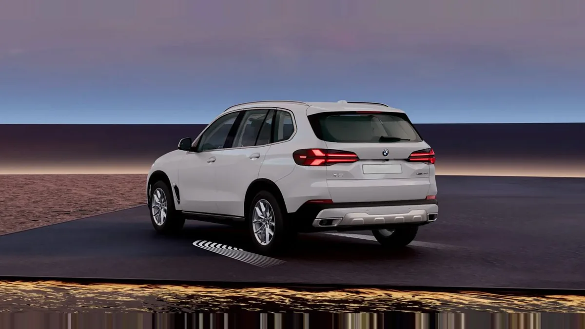 BMW X5 xDrive30d xLine en renting en Barcelona — Trasera