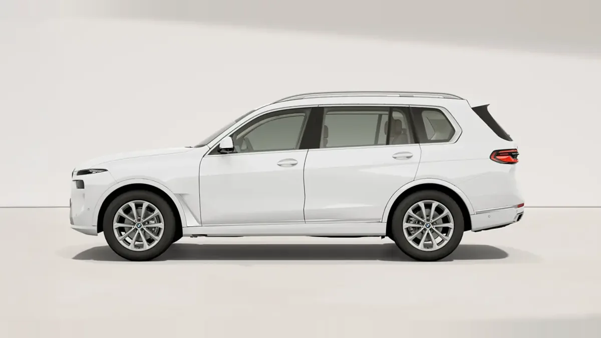 BMW X7 xDrive40i en renting en Barcelona — Trasera