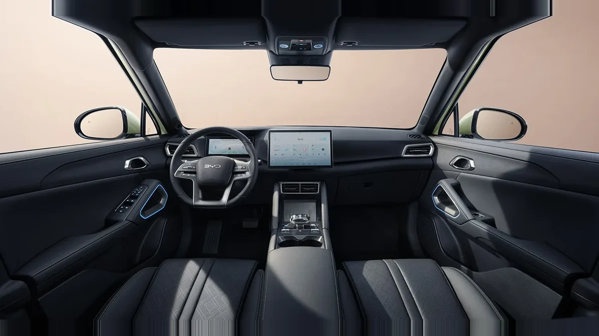 BYD Atto 2 DM-i Boost 156kW en renting en Barcelona — Interior