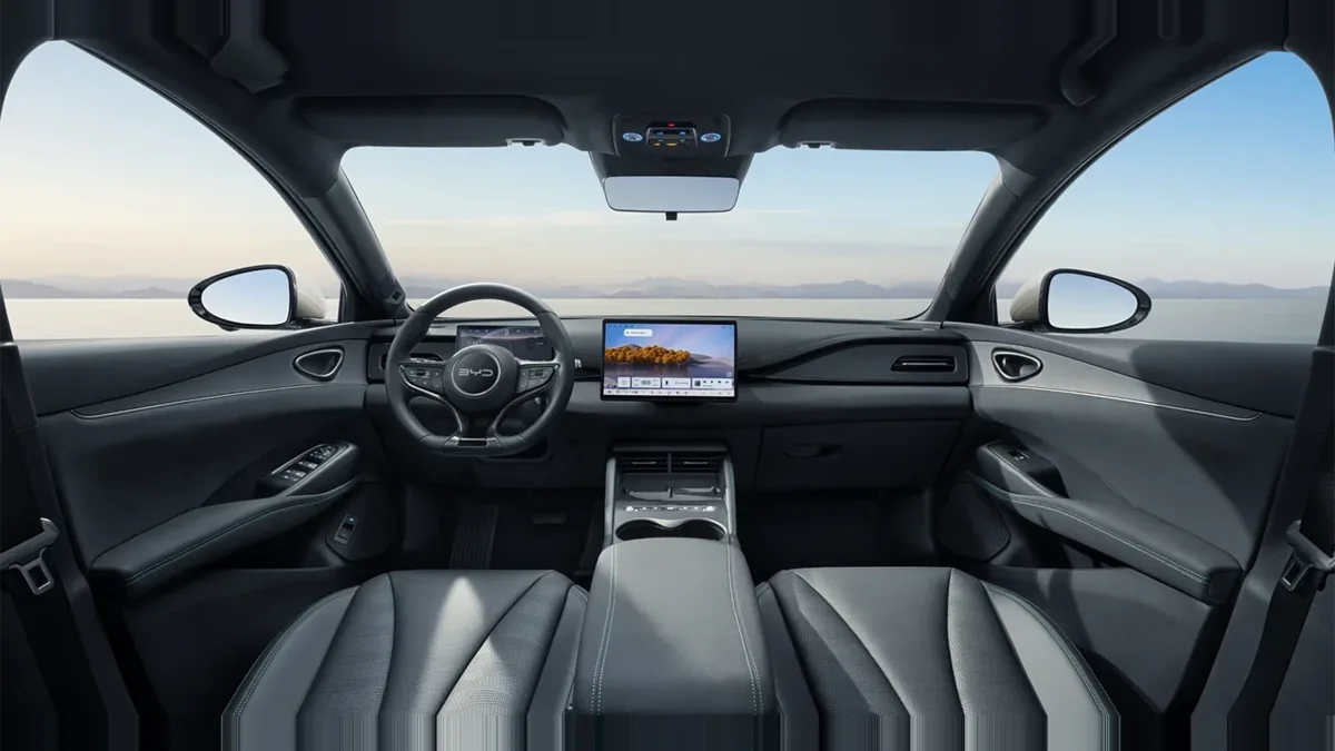BYD Seal U DM-I Comfort en renting en Barcelona — Delantera
