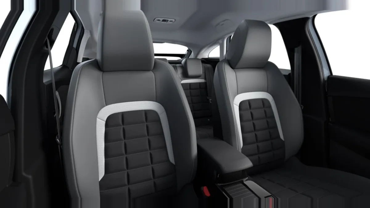 Citroën C4 Hybrid145CV Business Edition en renting en Barcelona — vista 6