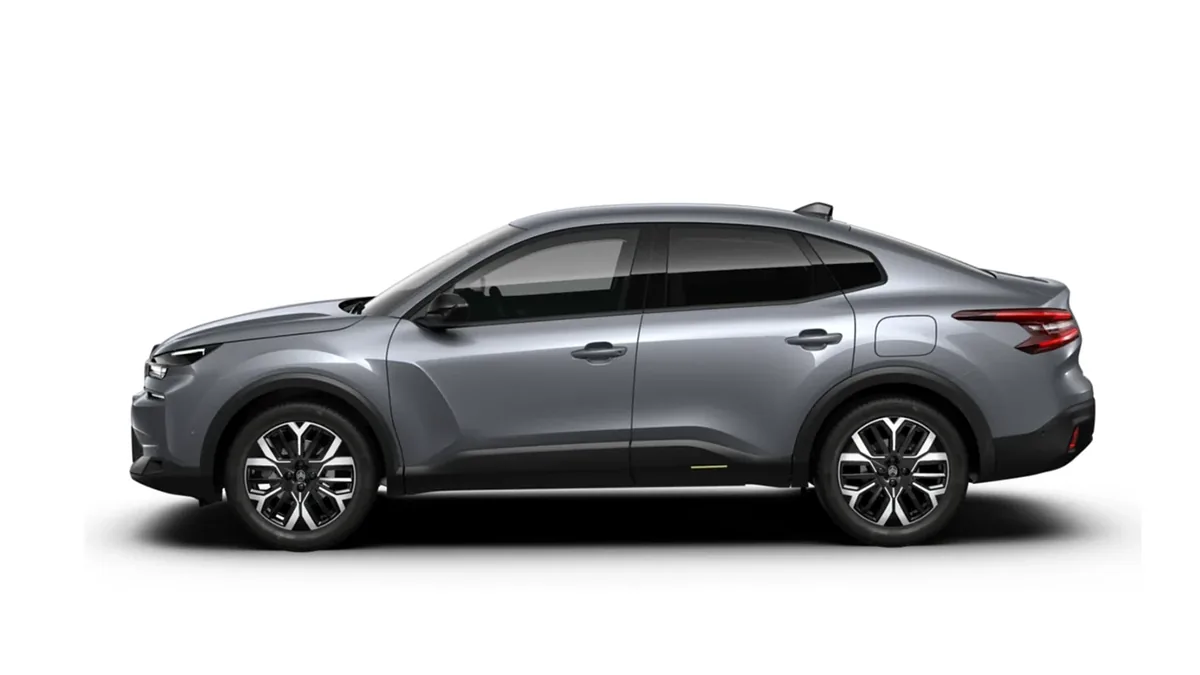 Citroën C4 X Hybrid 145 Business Edition en renting en Barcelona — Delantera