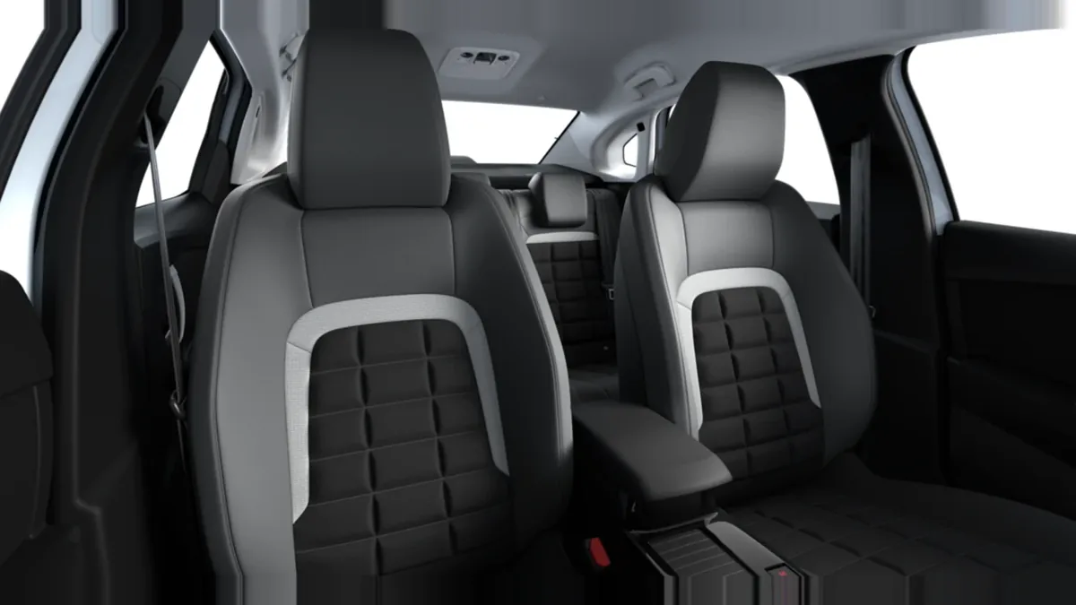 Citroën C4 X Hybrid 145 Business Edition en renting en Barcelona — vista 9