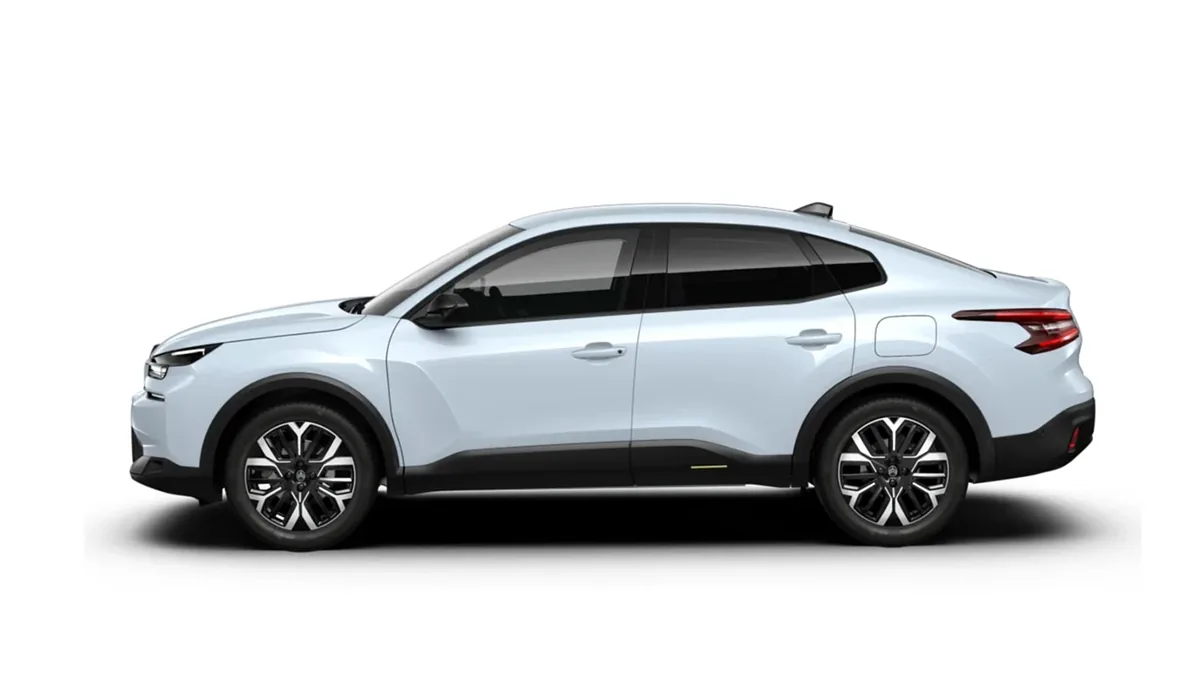 Citroën C4 X Hybrid 145 Business Edition en renting en Barcelona — Trasera