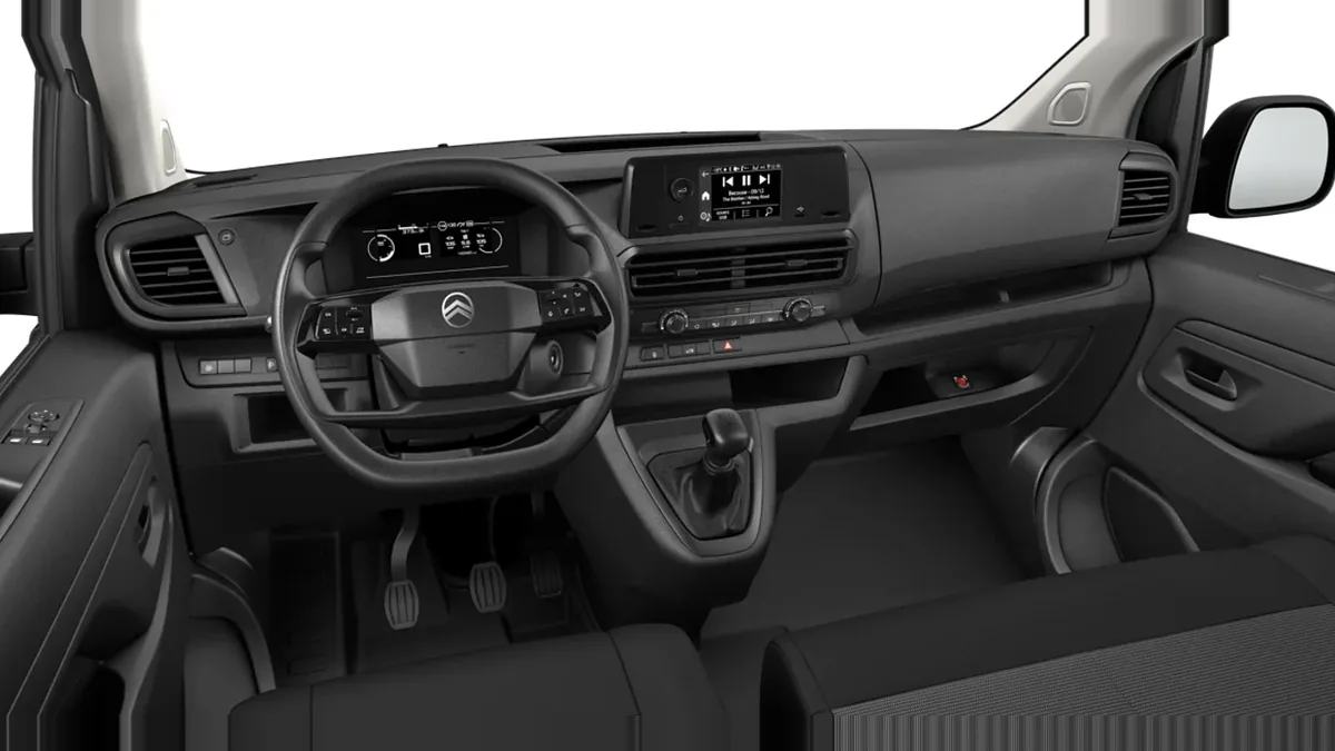 Citroën Jumpy Doble Cabina Plegable Talla M BlueHDi 120 S&S en renting en Barcelona — Interior