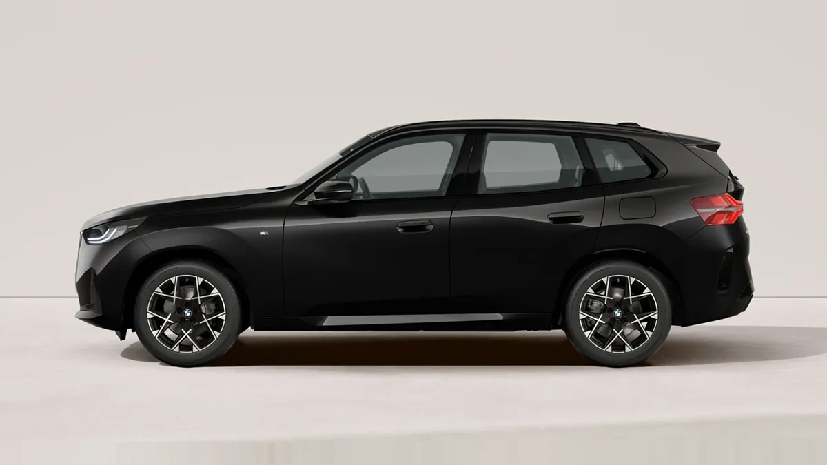 BMW X3 20d xDrive en renting en Barcelona — Lateral