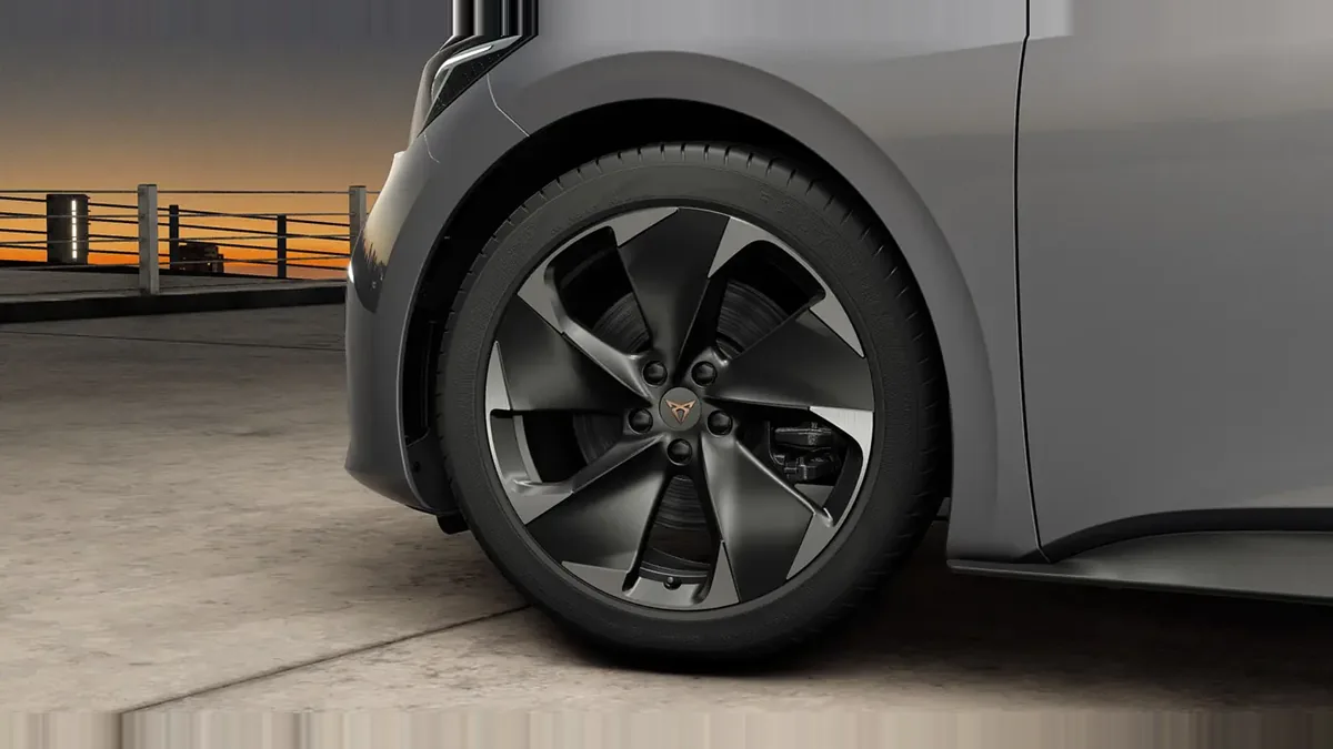 CUPRA Born e-Boost Pack Advanced Plus en renting en Barcelona — vista 8