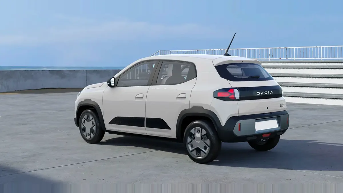 Dacia Spring Expression Electric 33kW (45CV) en renting en Barcelona — Delantera
