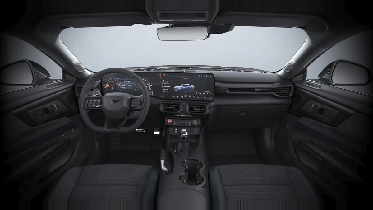 Ford Mustang 5.0 Ti-VCT V8 Mustang Dark House AT en renting en Barcelona — Interior