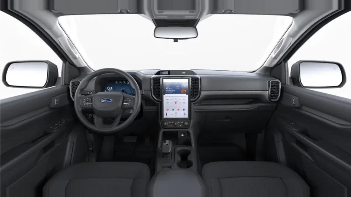 Ford Ranger XLT Doble Cabina 3.0 EcoBlue V6 240CV Automático en renting en Barcelona — Interior