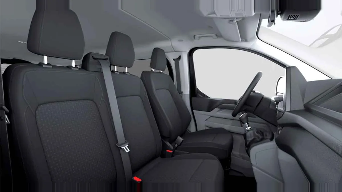 Ford Transit Custom Kombi 2.0 EcoBlue 150Cv 320 L1 Trend M1 II en renting en Barcelona — Interior