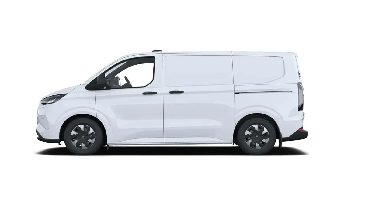 Ford Transit Custom Van 320 L1 BEV Trend 136cv AT en renting en Barcelona — Trasera