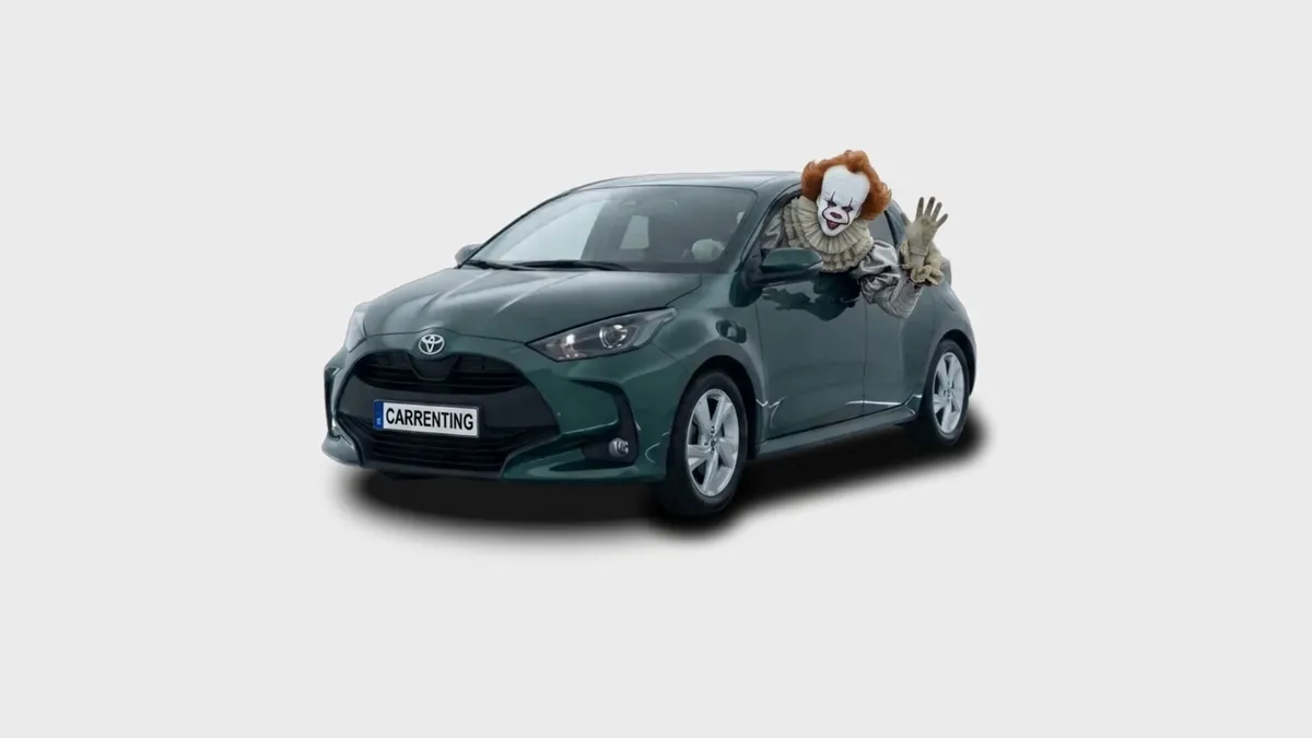 Toyota Yaris 120H 116CV Active en renting en Barcelona — Trasera