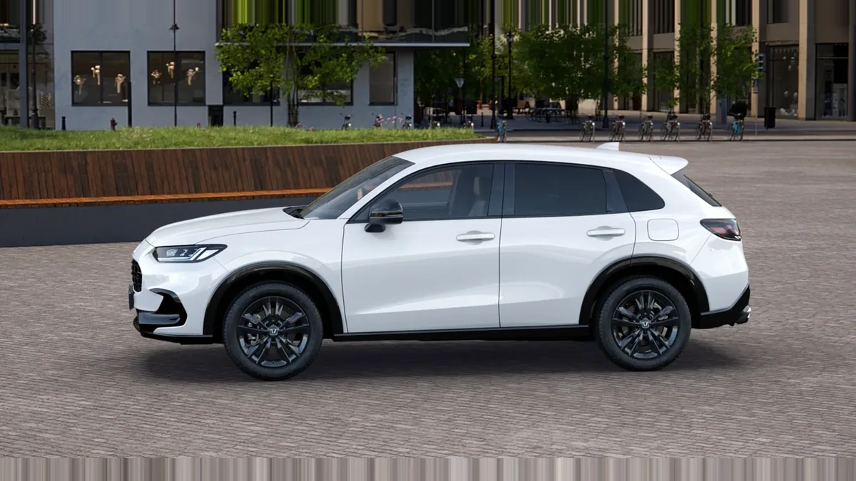 Honda ZR-V 2.0 i-MMD Sport 184CV MA en renting en Barcelona — Trasera