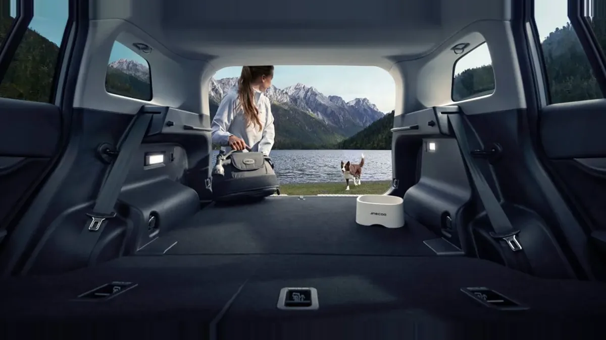 Jaecoo 5 Híbrido Pure 1.5 TGDI 165kW (224CV) 4x2 en renting en Barcelona — vista 6