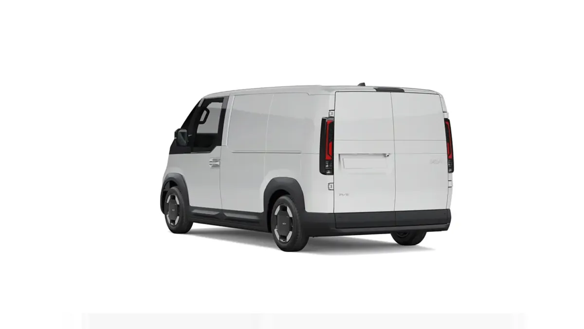 Kia PV5 Cargo L2H1 Long Range Plus en renting en Barcelona — Delantera