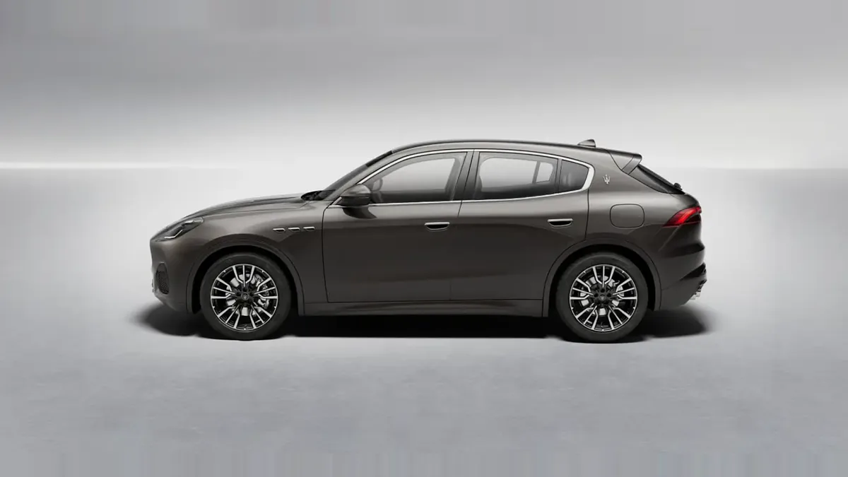 Maserati Grecale L4 MHEV 300CV AWD en renting en Barcelona — Delantera