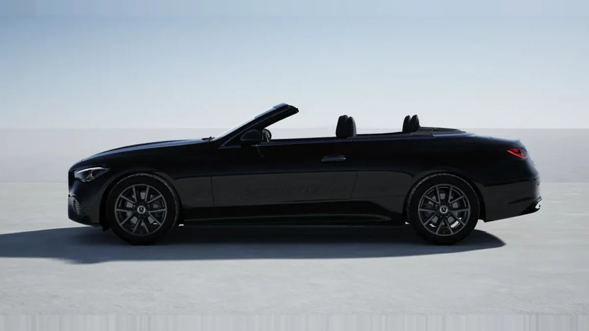 Mercedes-Benz CLE Cabrio 200D en renting en Barcelona — Trasera