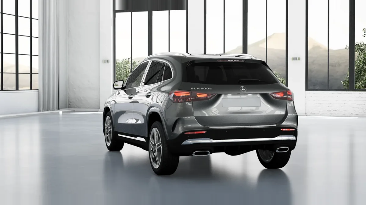 Mercedes-Benz GLA 200d ATH en renting en Barcelona — Delantera