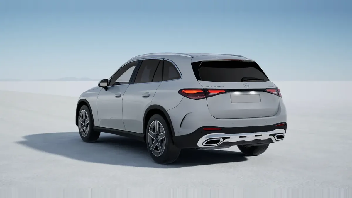 Mercedes-Benz GLC 220D 4MATIC en renting en Barcelona — Delantera