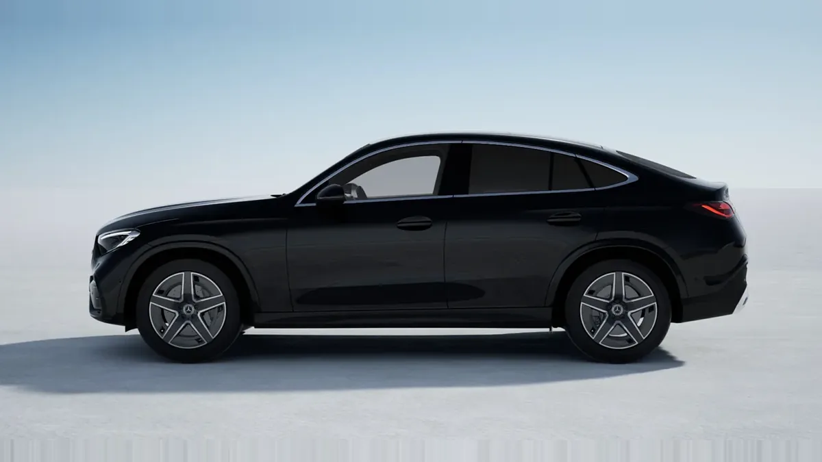 Mercedes-Benz GLC Coupé 300 de 4MATIC QS en renting en Barcelona — Trasera