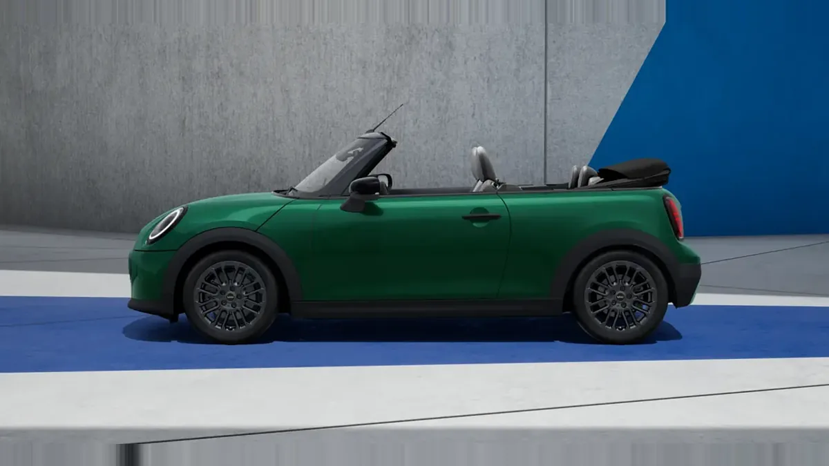 MINI Cooper C Cabrio Classic en renting en Barcelona — Trasera