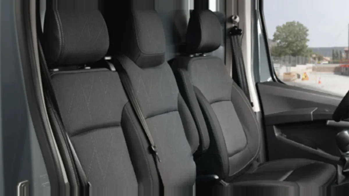 Nissan Primastar 2.0DCI 110CV L1H1 Acenta en renting en Barcelona — Delantera