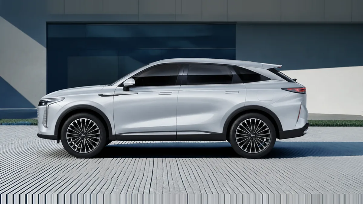 Omoda 9 SHS Premium 1.5 TGDI 3DHT 395kW (537CV) AWD MA en renting en Barcelona — Trasera