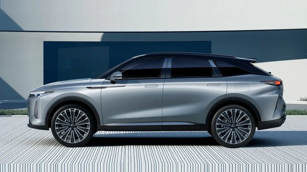 Omoda 9 SHS Premium 1.5 TGDI 3DHT 395kW (537CV) AWD MA en renting en Barcelona — Lateral