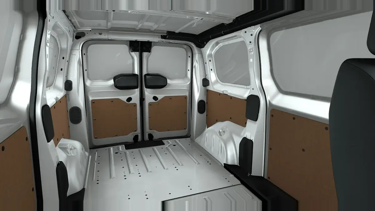 Opel Vivaro Furgón Electric 100kW + Batería 75 kWh VU en renting en Barcelona — vista 7