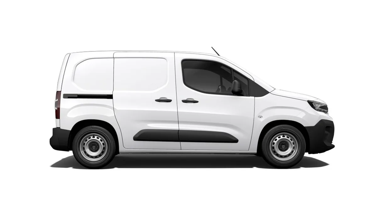 Peugeot Partner Furgón M Diésel 100CV Man en renting en Barcelona — vista 7