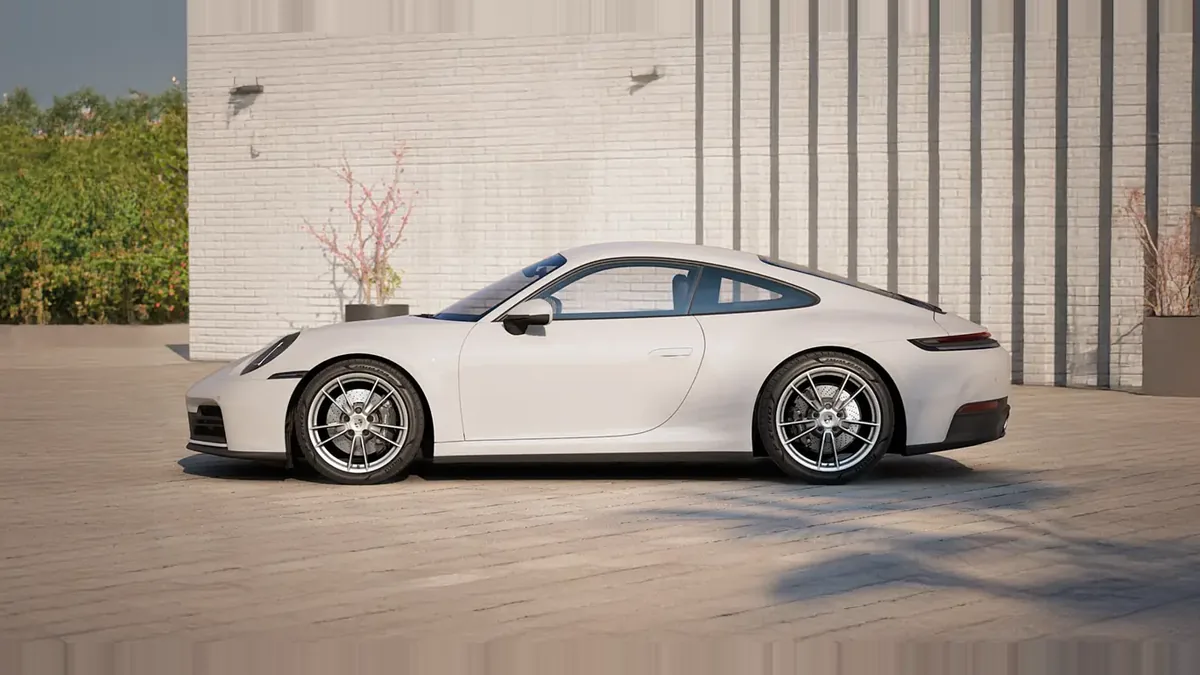 Porsche 911 Carrera en renting en Barcelona — Trasera