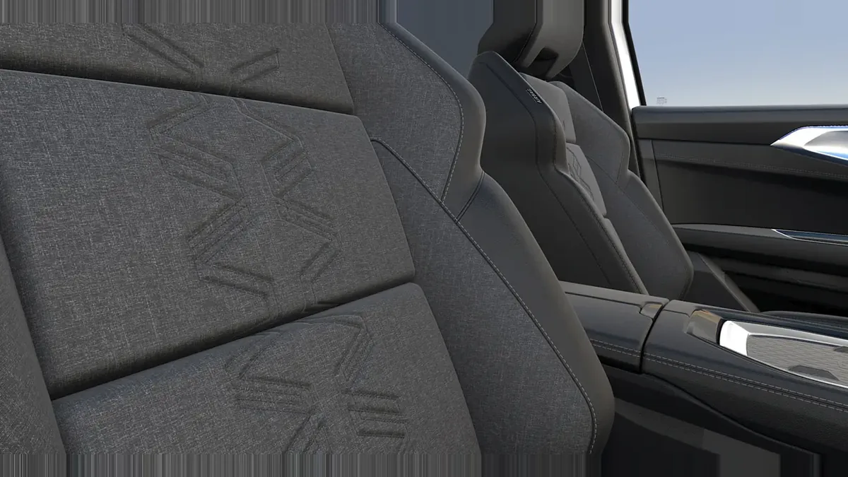 Renault ESPACE TECHNO E-TECH FULL HYBRID 200CV GA en renting en Barcelona — vista 6