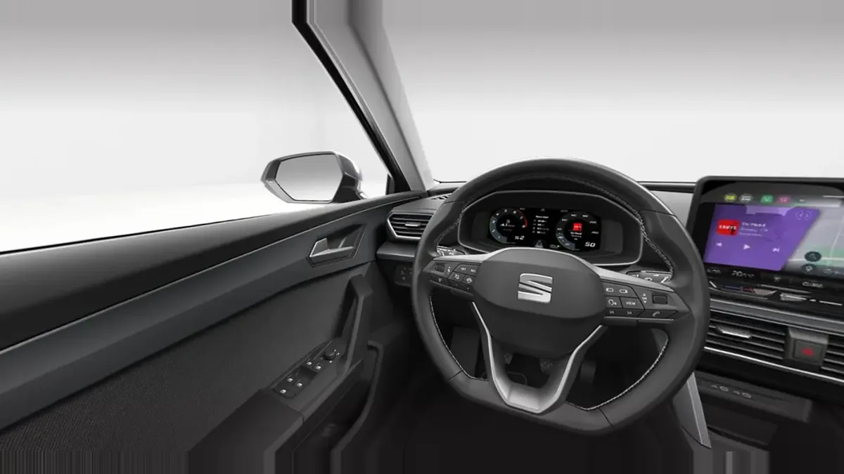 SEAT León 1.5 eTSI Style Fleet Pack en renting en Barcelona — vista 6