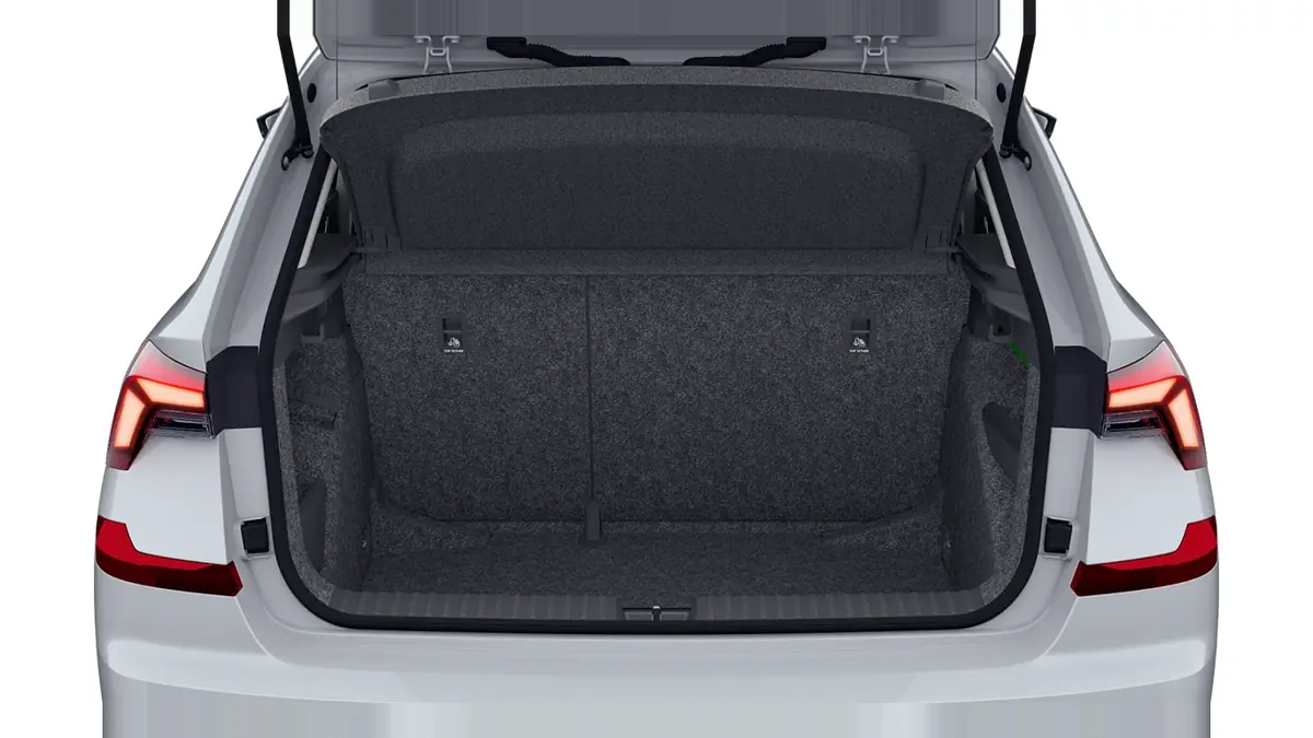 Škoda Kamiq 1.5 TSI DSG Selection en renting en Barcelona — vista 11