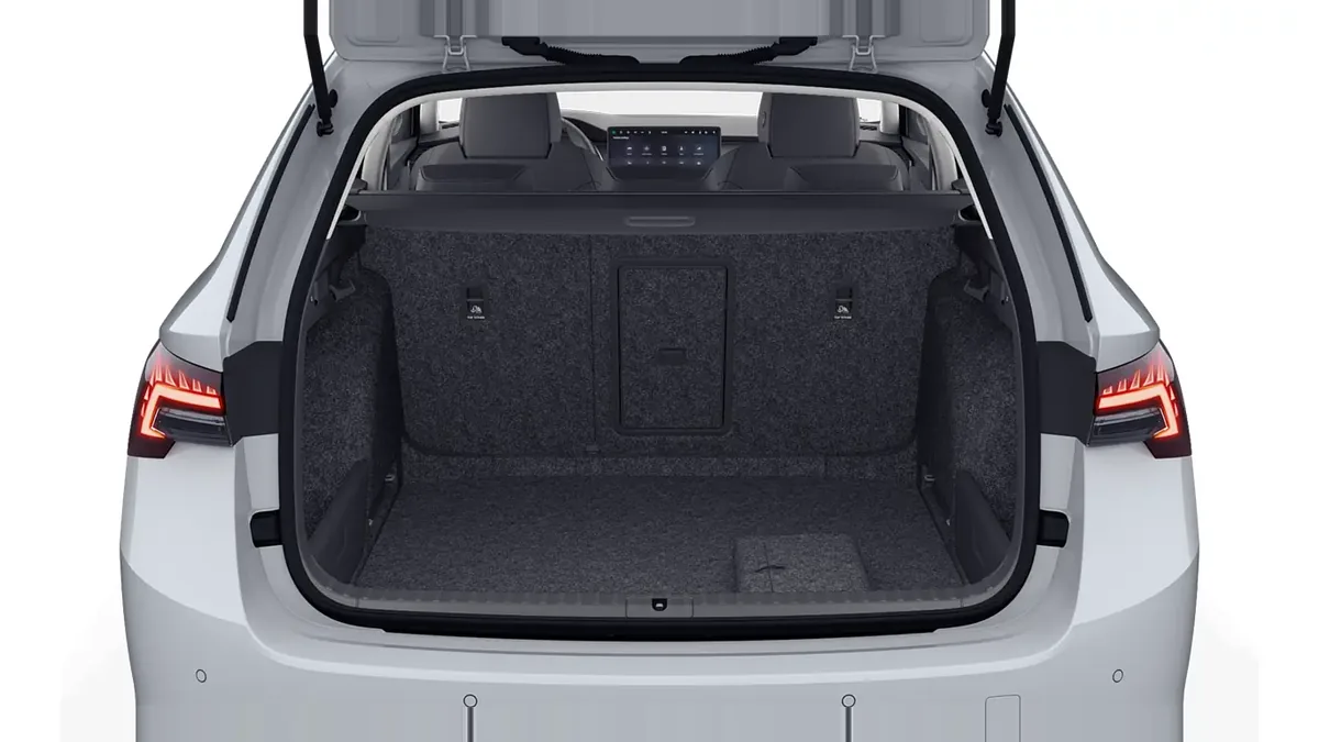Škoda Octavia Combi 2.0 TDI DSG Selection en renting en Barcelona — vista 10