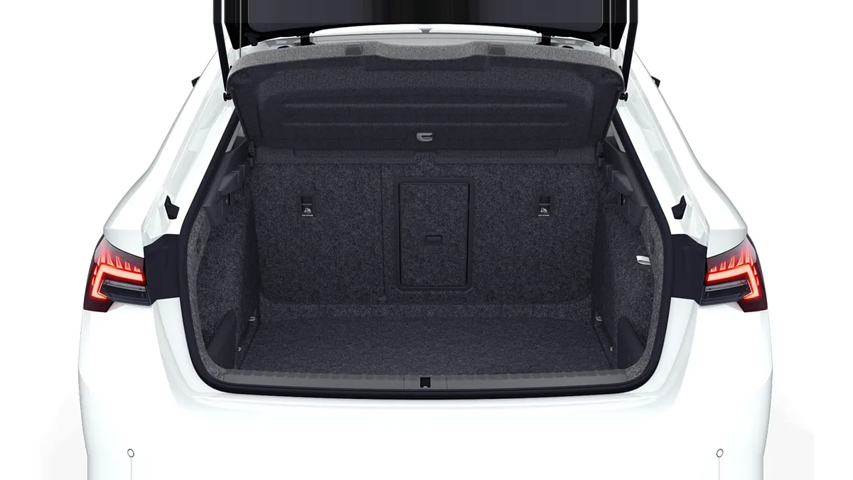 Škoda Octavia Limo Selection 2.0 TDI 150CV DSG 7vel en renting en Barcelona — vista 7