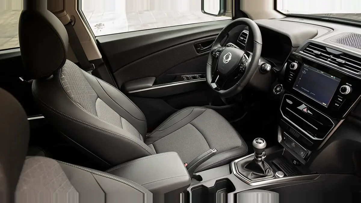KGM Tívoli G15 Urban Plus 4x2 en renting en Barcelona — vista 10