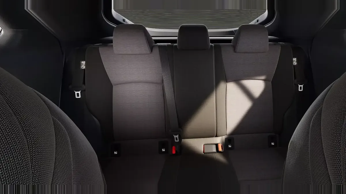 Toyota C-HR Advance Plug-in Hybrid 220 en renting en Barcelona — vista 8