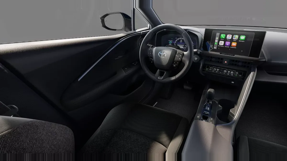 Toyota C-HR Business Hybrid 140 CW en renting en Barcelona — Interior