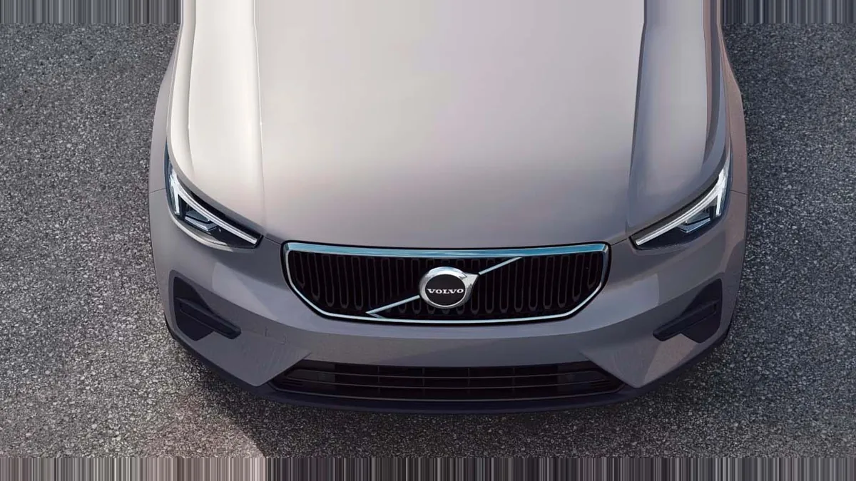 Volvo XC40 2.0 B3 Core G Auto en renting en Barcelona — Interior